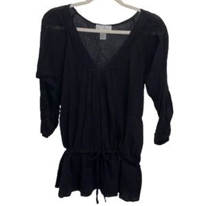 J. Valdi black long sleeve lightweight top size M